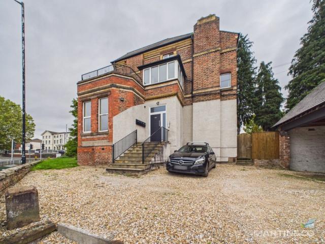 Flat for rent in Woodhey, Bebington