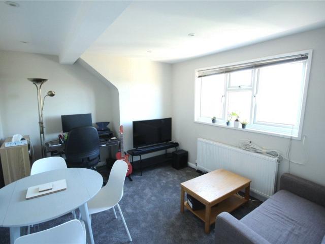 Flat for rent in Mill Hill, Greater London