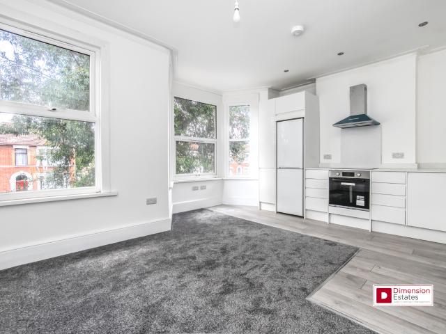 Apartment for rent in Seven Kings, Greater London