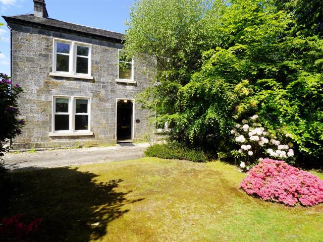 Flat for rent in Milngavie, Scotland