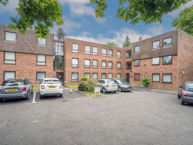 Flat for rent in London Borough of Hillingdon, Greater London
