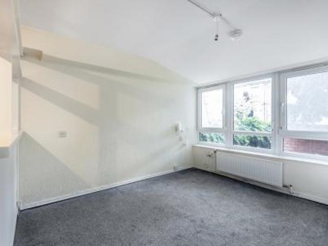 Flat for rent in Cossall Estate, Greater London