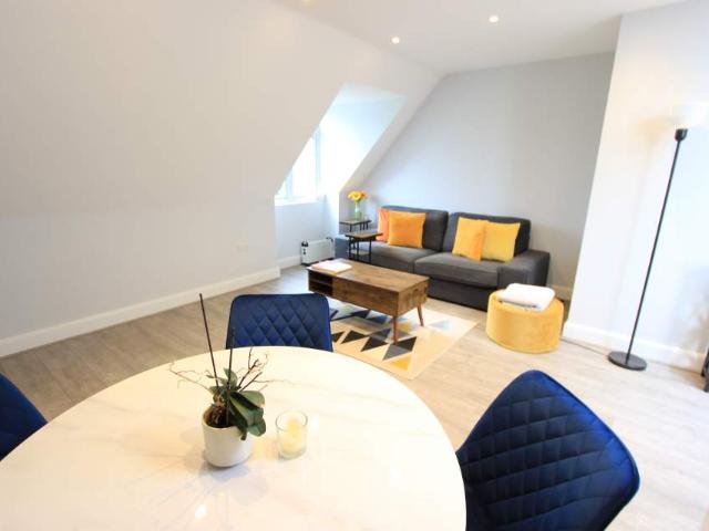 Flat for rent in Woodside Park, Greater London