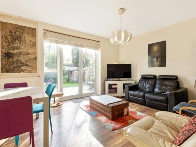 Flat for rent in Woodside Park, Greater London