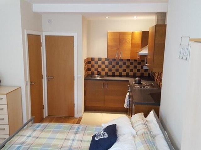 Flat for rent in Stroud Green, Greater London