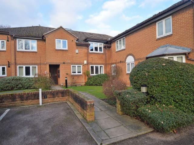 Flat for rent in St Albans, Five Acres