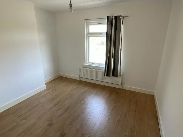 Flat for rent in Stoughton, Guildford