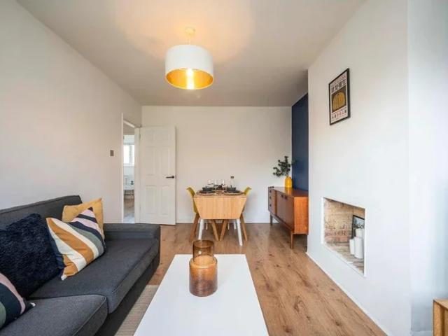 Flat for rent in London Borough of Lewisham, Bell Green