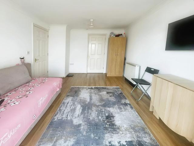 Flat for rent in Grays, Essex