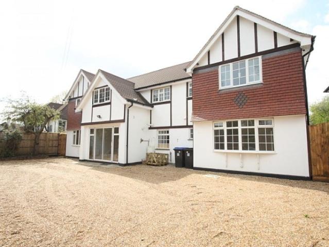 Flat for rent in Westfield, Woking