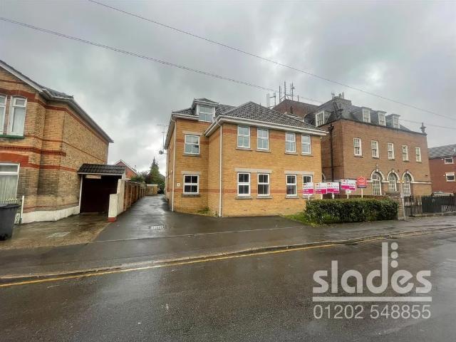 Flat for rent in Talbot Village, Bournemouth