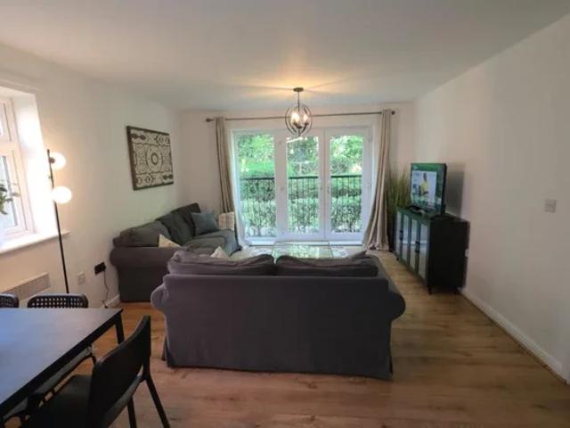 Flat for rent in Wyncliffe Gardens, Falcon Lodge
