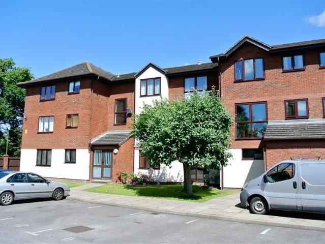 Apartment for rent in Addlestone, Runnymede