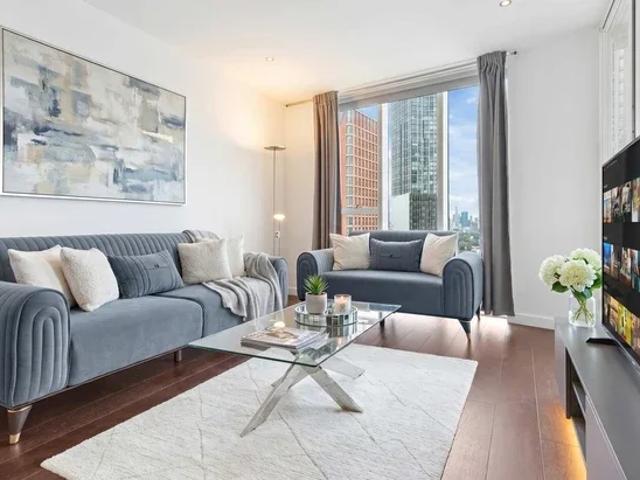 Flat for rent in Vauxhall, Greater London