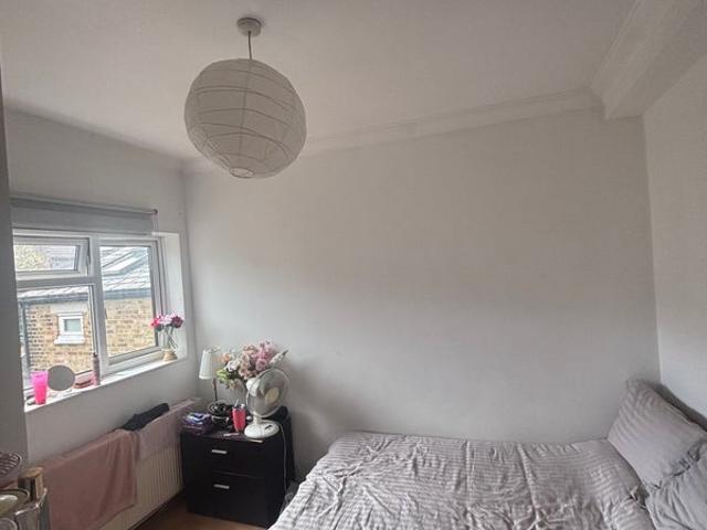 Flat for rent in London Borough of Hammersmith and Fulham, Greater London