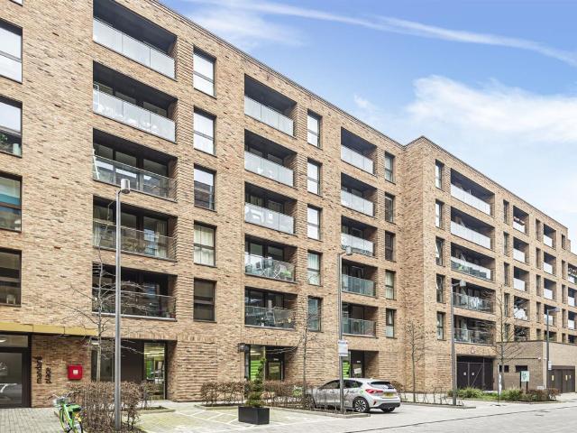 Flat for rent in London Borough of Lewisham, Greater London