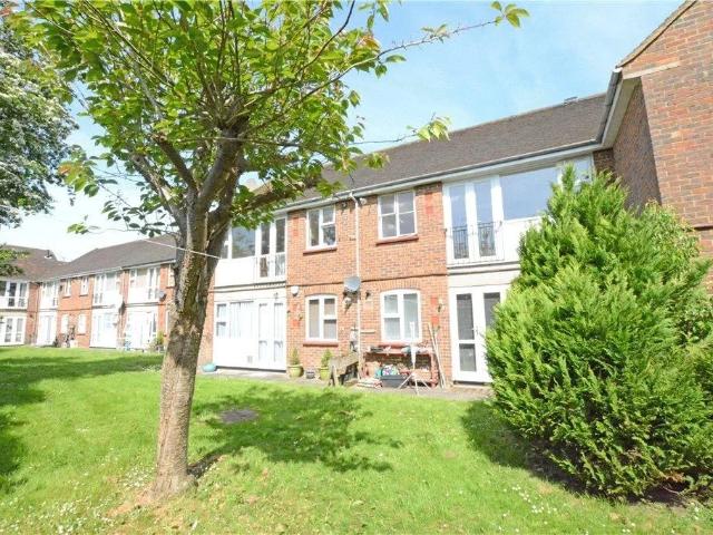 Flat for rent in Beaconsfield Old Town, Beaconsfield