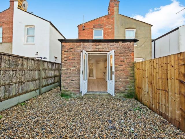 Flat for rent in Harlesden, Greater London