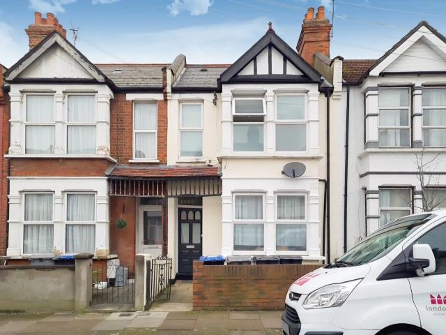Flat for rent in Harlesden, Greater London