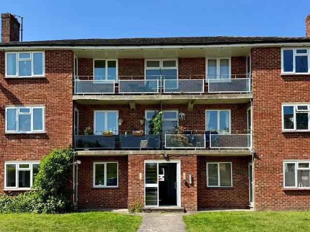 Flat for rent in Enborne, West Berkshire