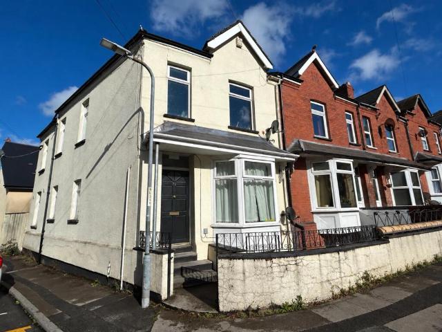 Flat for rent in St. Woolos, Newport