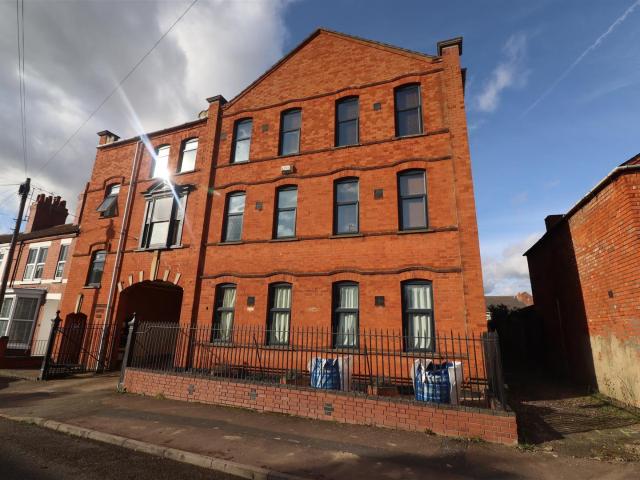 Flat for rent in Rushden, North Northamptonshire