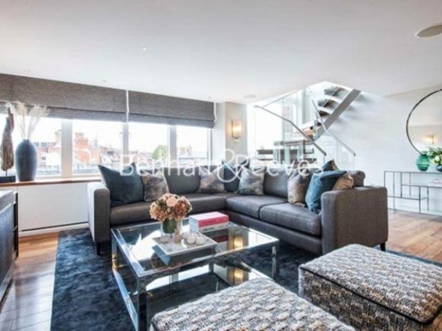 Flat for rent in South Kensington, Greater London