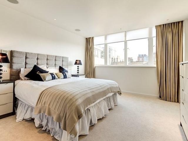 Flat for rent in South Kensington, Greater London