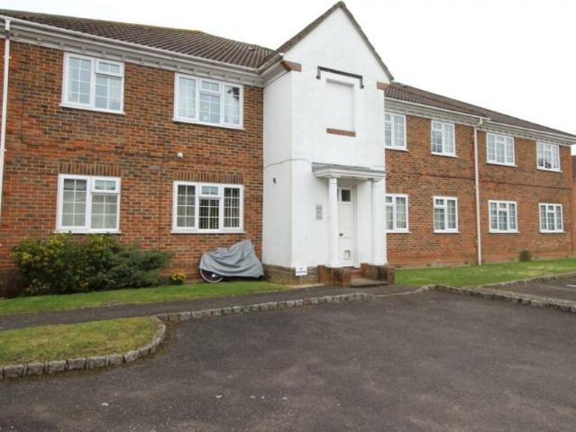 Flat for rent in Westborough, Surrey