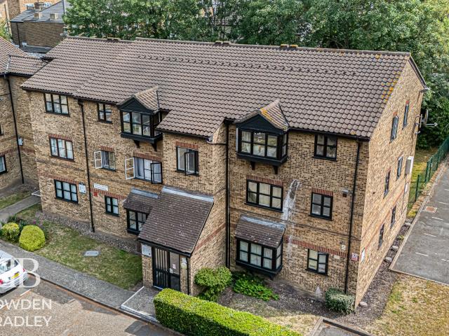 Flat for rent in Leyton, Greater London