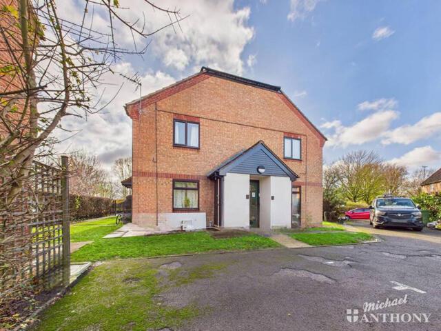 Apartment for sale in Stoke Mandeville, Buckinghamshire