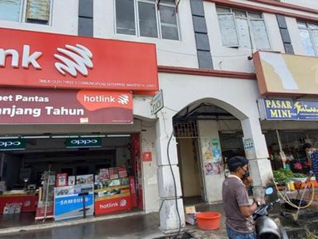 Flat for sale in Malaka
