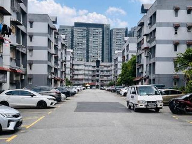 Apartment for sale in Country Heights Damansara, Kuala Lumpur