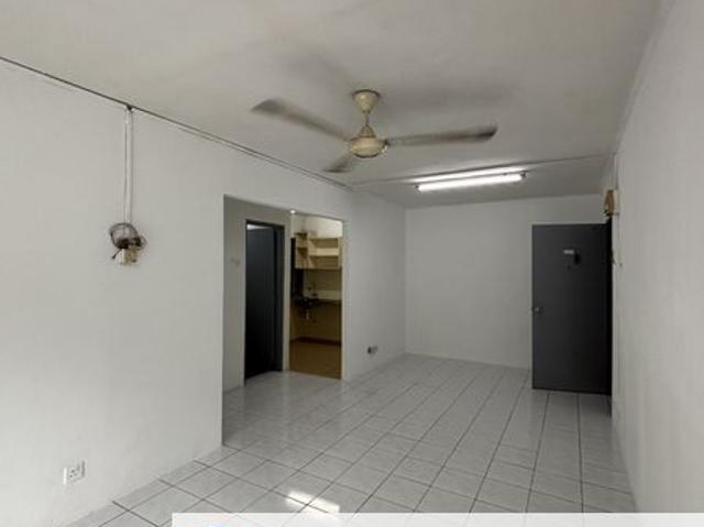 Flat for sale in Petaling, Damansara Damai