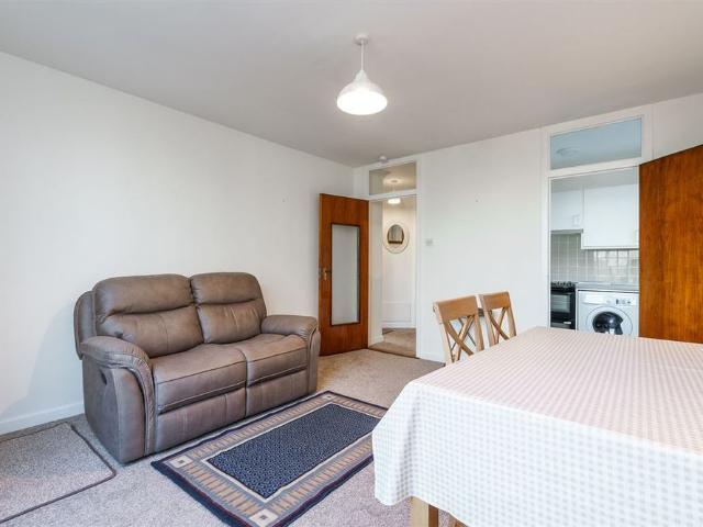 Apartment to rent in Bluebell, North Tipperary