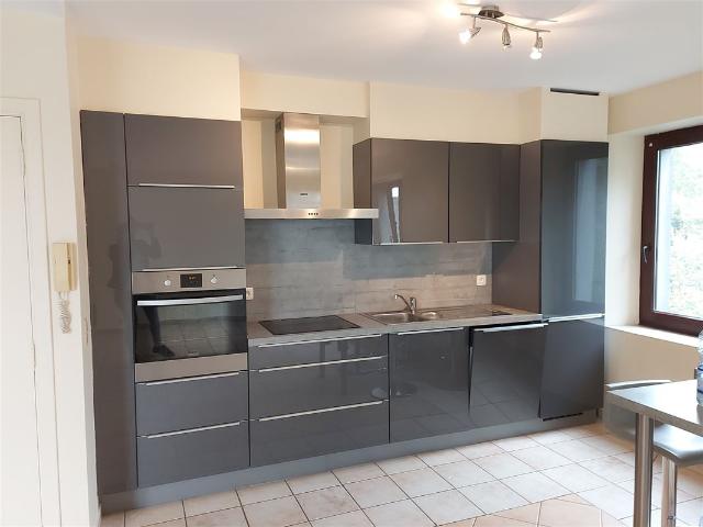 Appartement location à Vaux-lez-rosieres, Wallonie