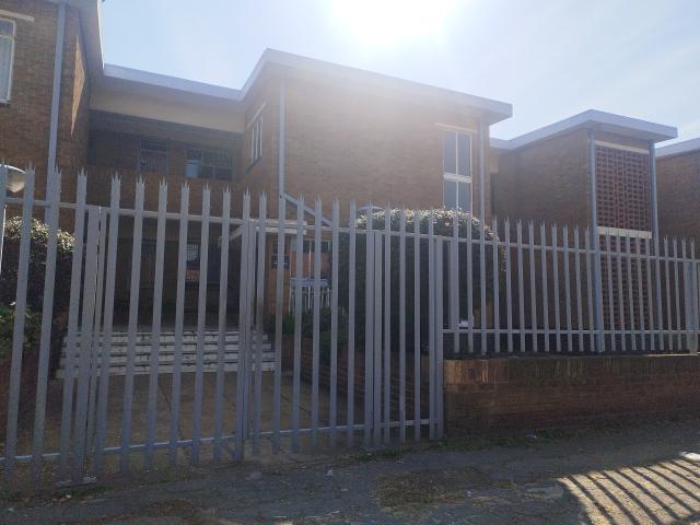 Apartment for rent in Chrisville, Johannesburg