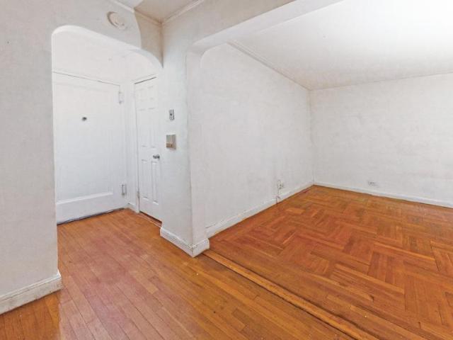Apartment for sale in The Bronx, Arverne