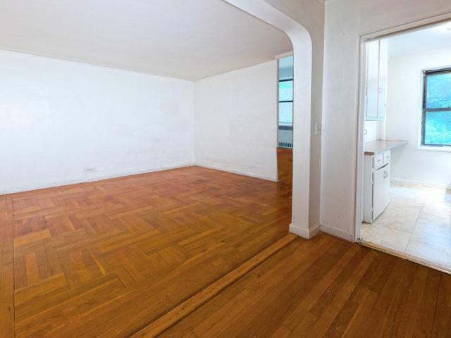Apartment for sale in The Bronx, Arverne