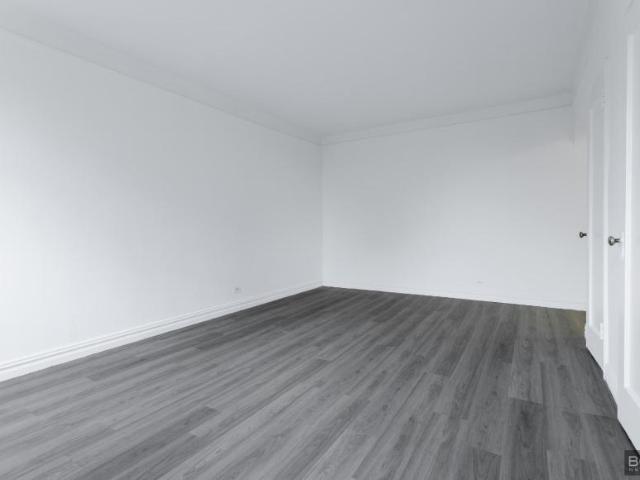Apartment for sale in The Bronx, Arverne