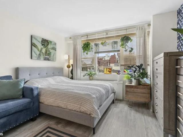 Apartment for sale in Arverne, New York