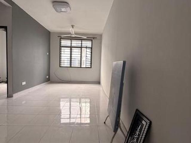 Apartment for sale in Malaka