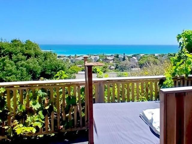 Apartment for sale in Simons Town, Western Cape