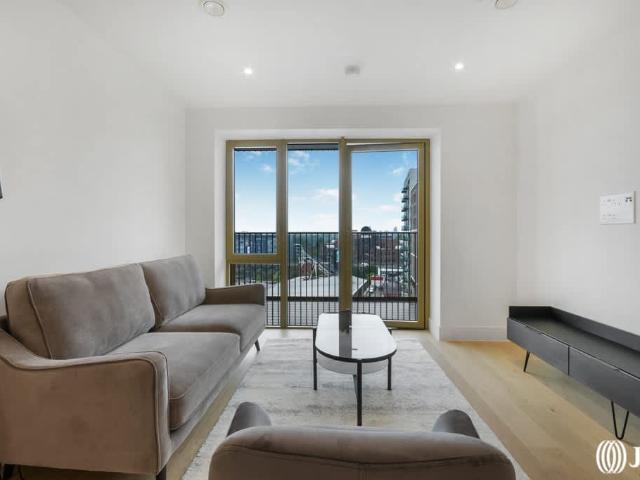 Apartment for rent in London Borough of Hounslow, Strand