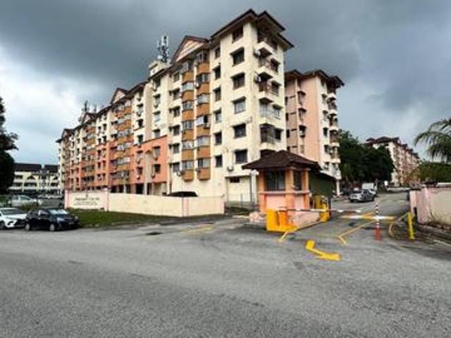 Apartment for sale in Petaling, Damansara Damai