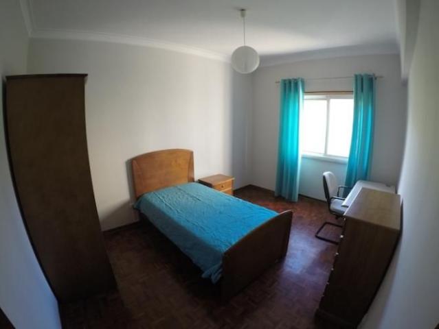 Quarto alugar em Serrado, Almada