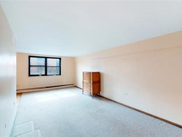 Apartment for sale in Queens, Arverne