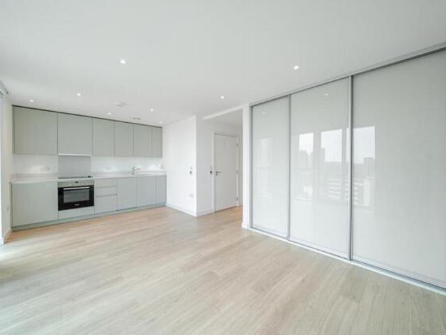 Apartment for sale in Croydon, Broad Green