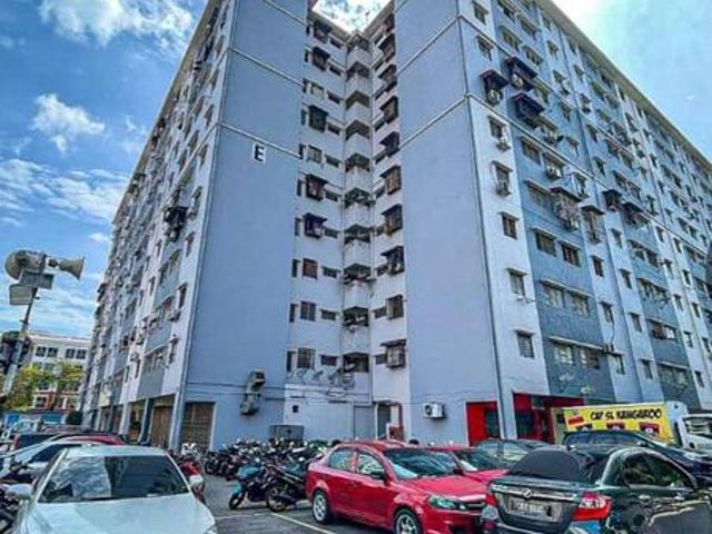 Apartment for sale in Petaling, Damansara Damai