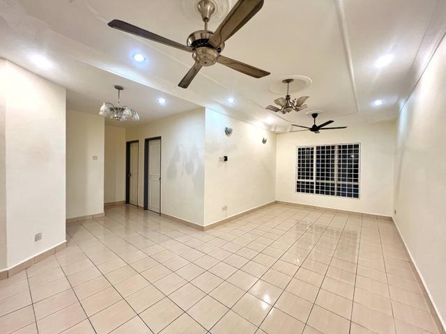 Condominium for sale in Petaling, Alam Impian